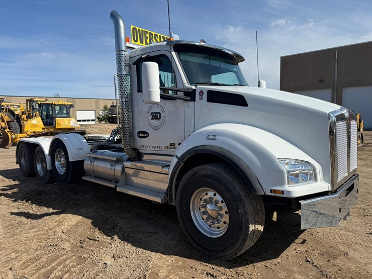 2021-kenworth-t880-image-7