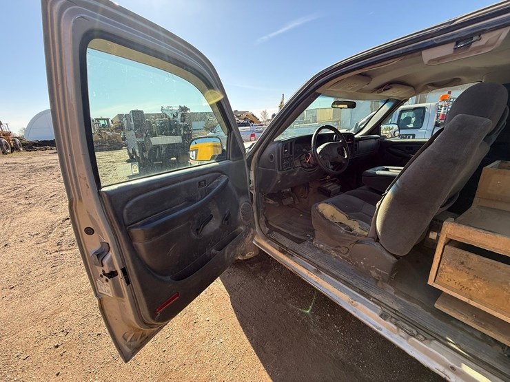 2006-chevrolet-2500-image-40