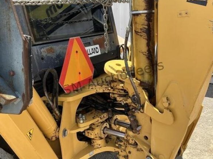 new-holland-555e-image-9