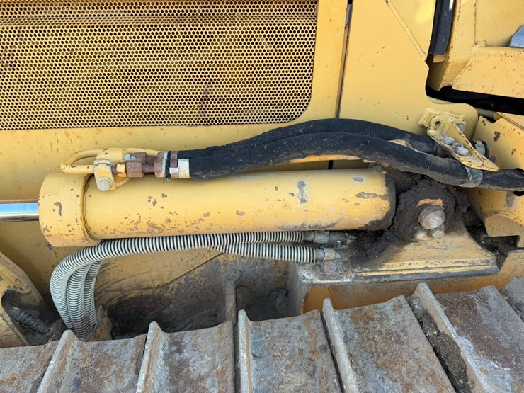 caterpillar-d4g-lgp-image-20