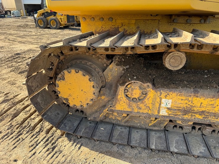 2014-komatsu-d51pxi-image-86