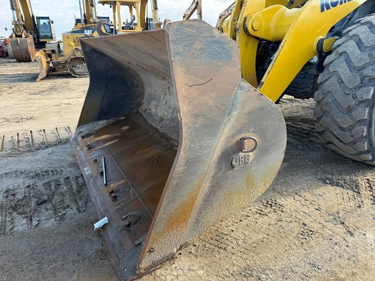 komatsu-wa380-image-9
