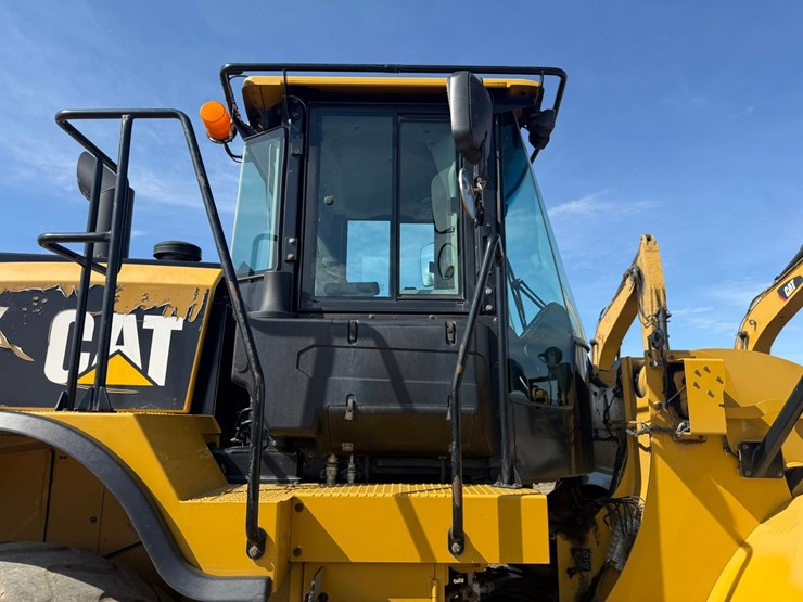 2013-caterpillar-950k-image-53