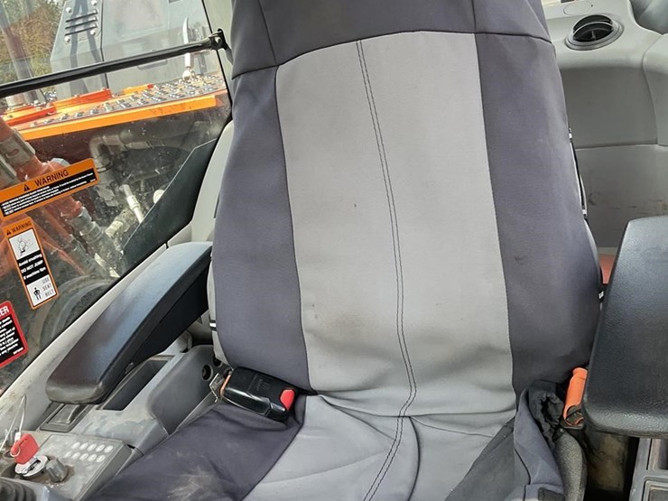 2019-hitachi-zx300-lc-6-image-12