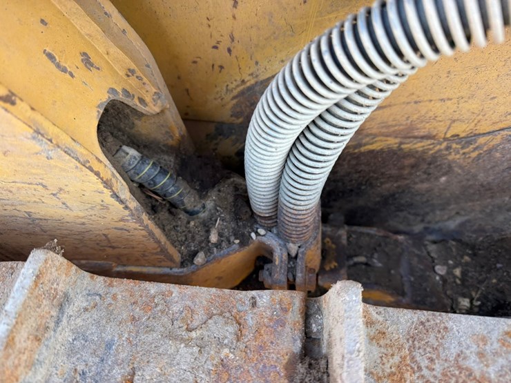caterpillar-d4g-lgp-image-21
