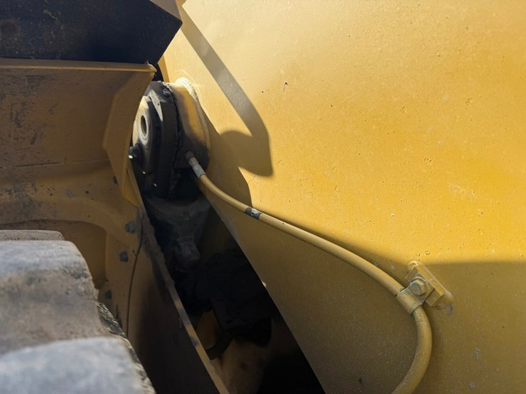 2013-caterpillar-950k-image-21