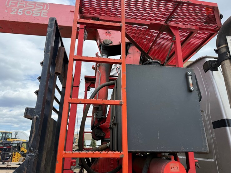 #6443-•-2003-sterling-boom/crane-truck-image-61