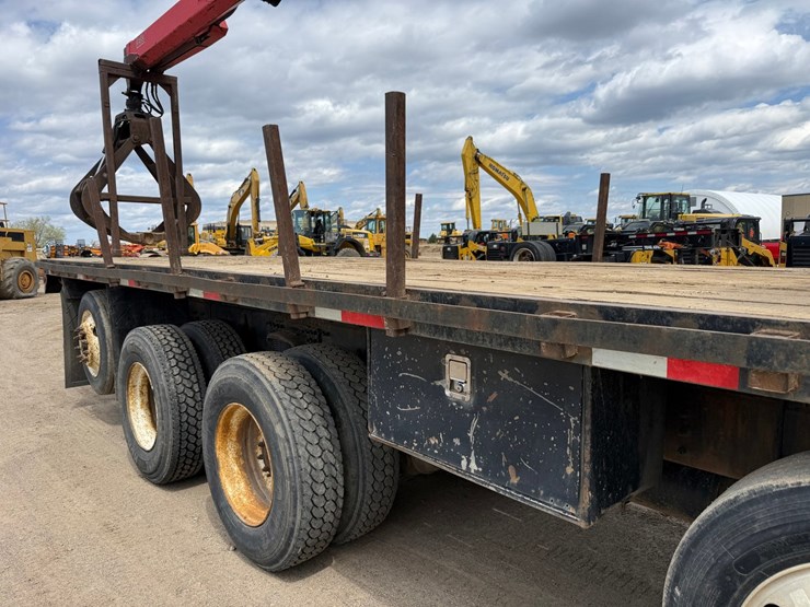 #6443-•-2003-sterling-boom/crane-truck-image-64