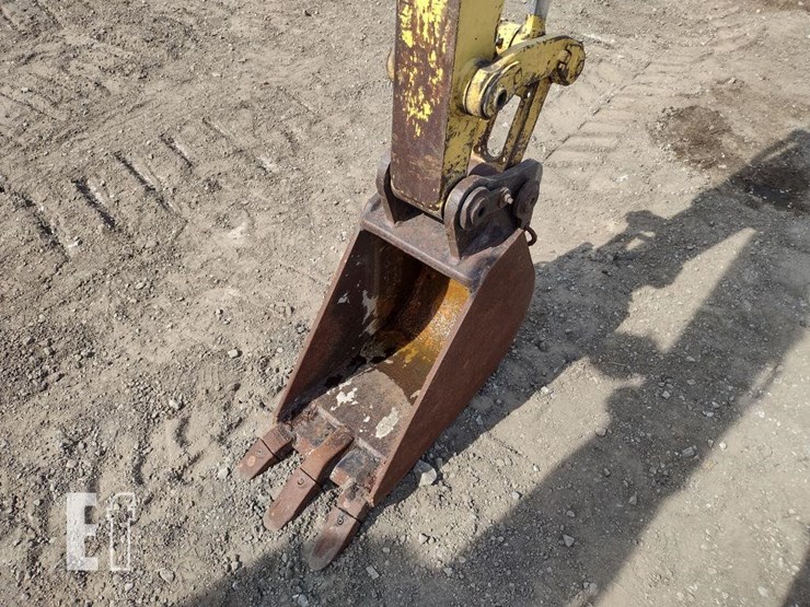 2012-new-holland-e27b-image-27
