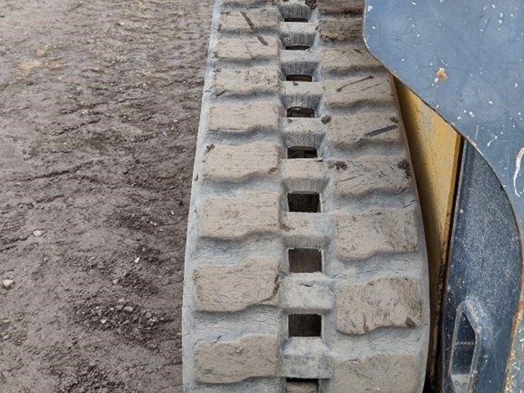 2022-deere-317g-image-27