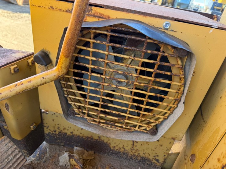 caterpillar-d4h-lgp-image-60