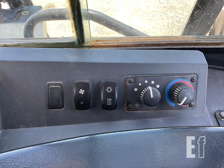 2017-deere-700k-image-13