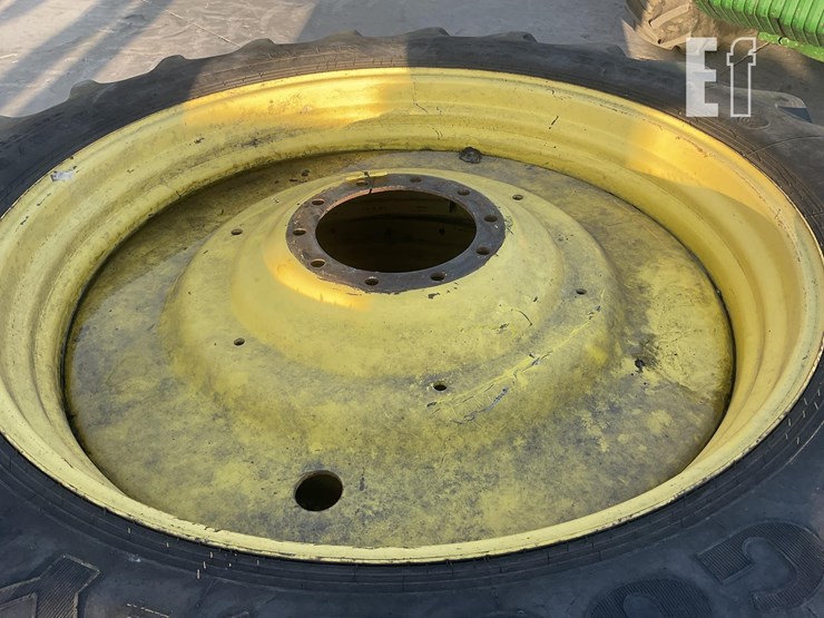 2013-john-deere-8310r-image-9