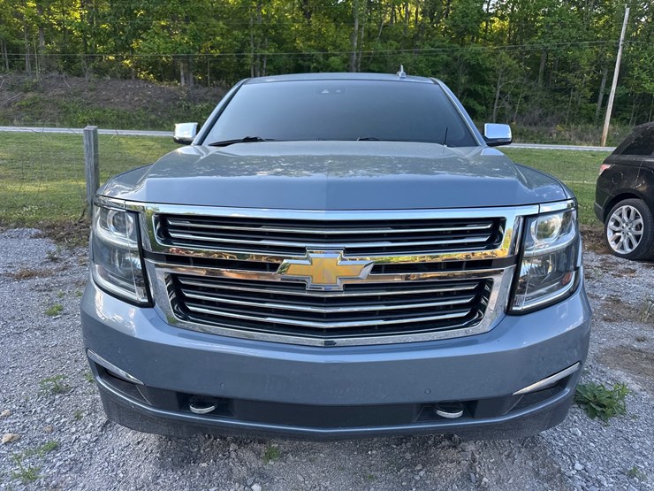 2015-chevrolet-tahoe-image-2