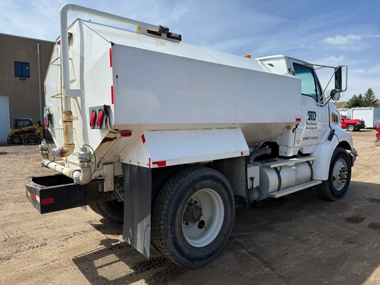#6396-•-1997-ford-6911l-water-truck-image-5