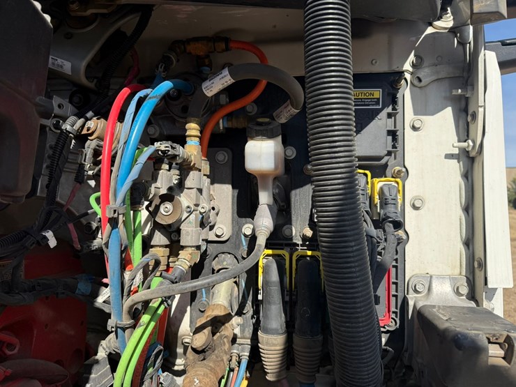 2021-kenworth-t880-image-13