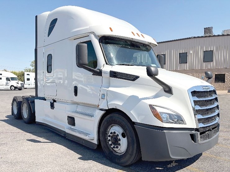 2022-freightliner-cascadia-126-image-1