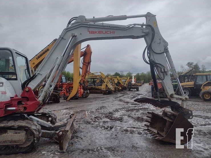 takeuchi-tb290-image-30