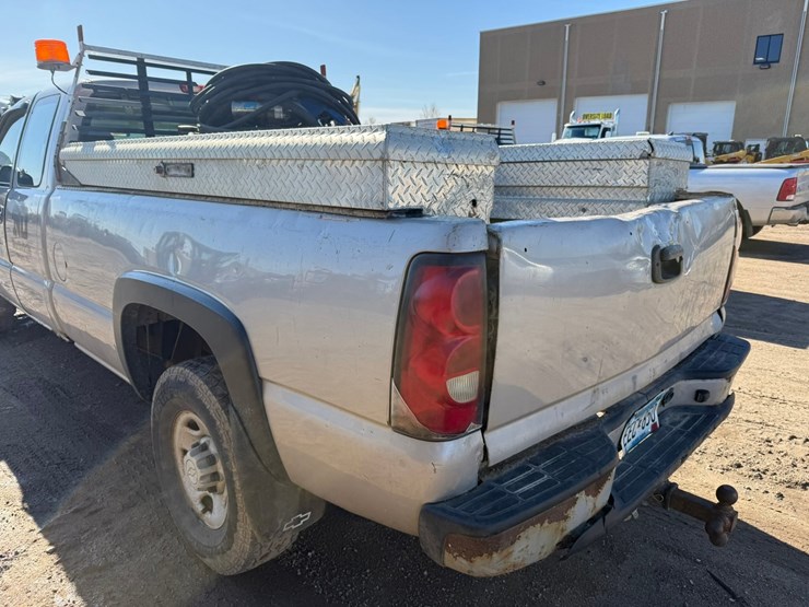 2006-chevrolet-2500-image-24