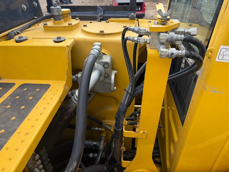 komatsu-pc490-lc-11-image-32