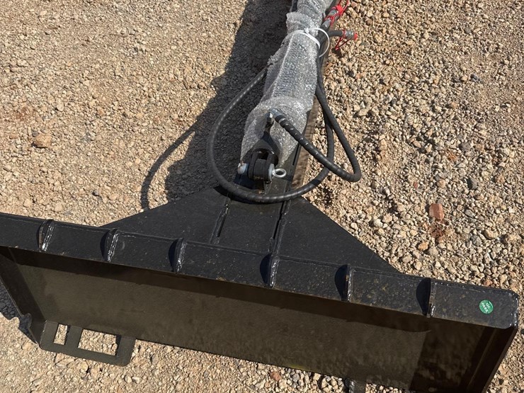 future-skid-steer-telescopic-boom-image-2