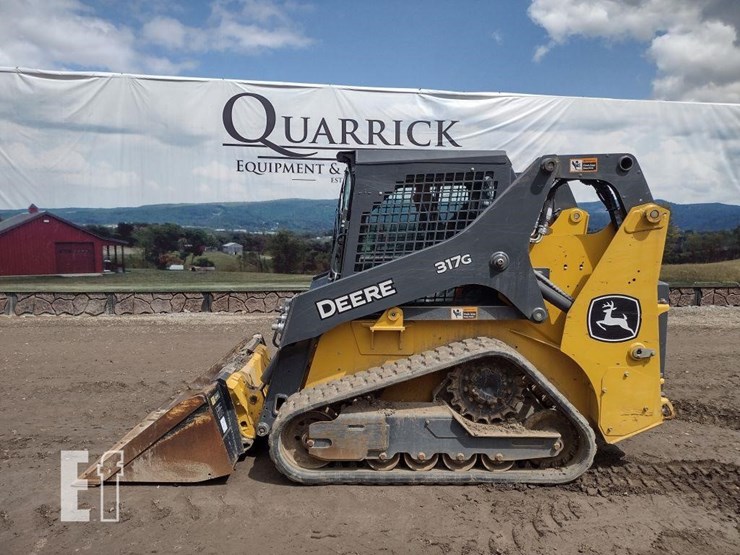 2022-deere-317g-image-1