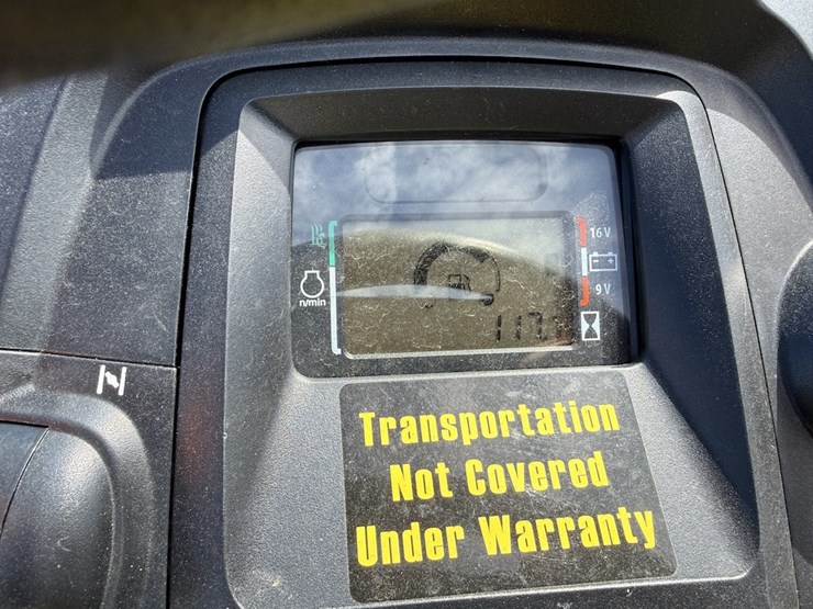 john-deere-x380-image-6