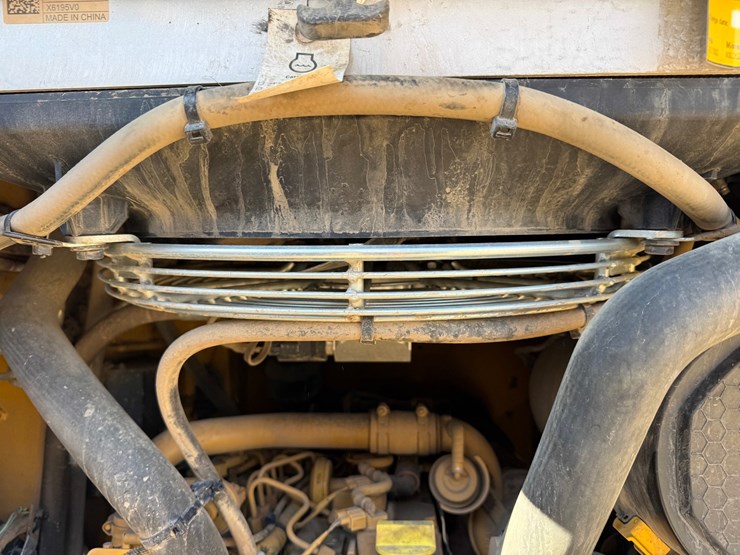 caterpillar-255-image-37