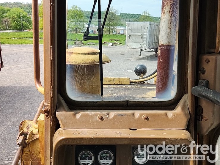 caterpillar-d6h-image-38