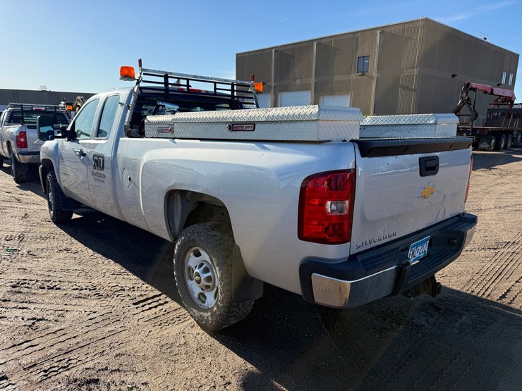 2014-chevrolet-2500-image-3