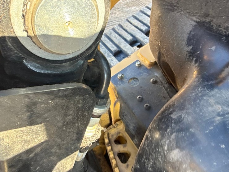 caterpillar-255-image-16
