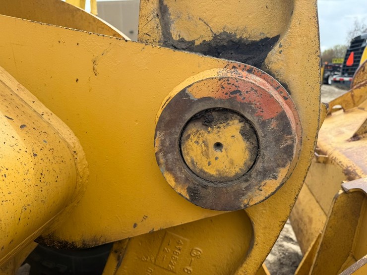 caterpillar-966d-image-15