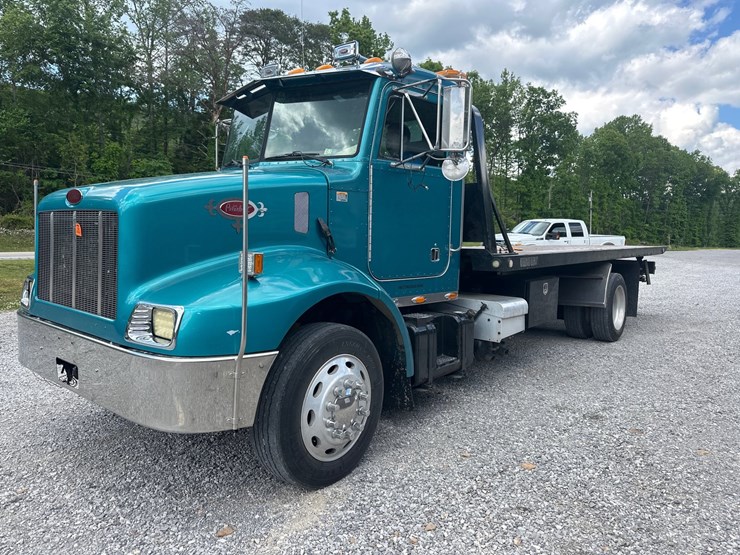2001-peterbilt-330-image-4