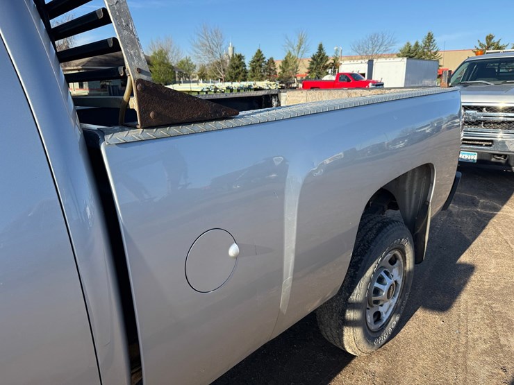 2014-chevrolet-2500-image-22