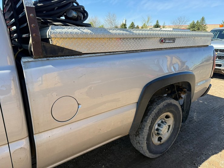 2006-chevrolet-2500-image-21