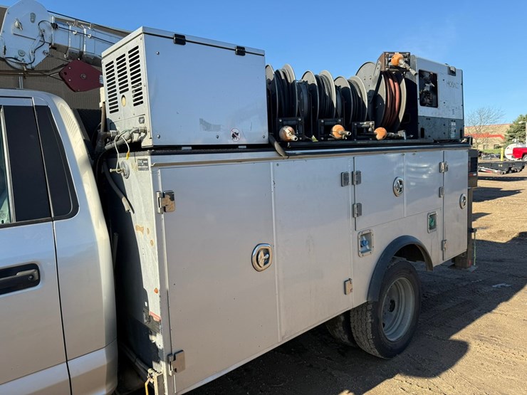 2017-ford-f550-xl-image-18
