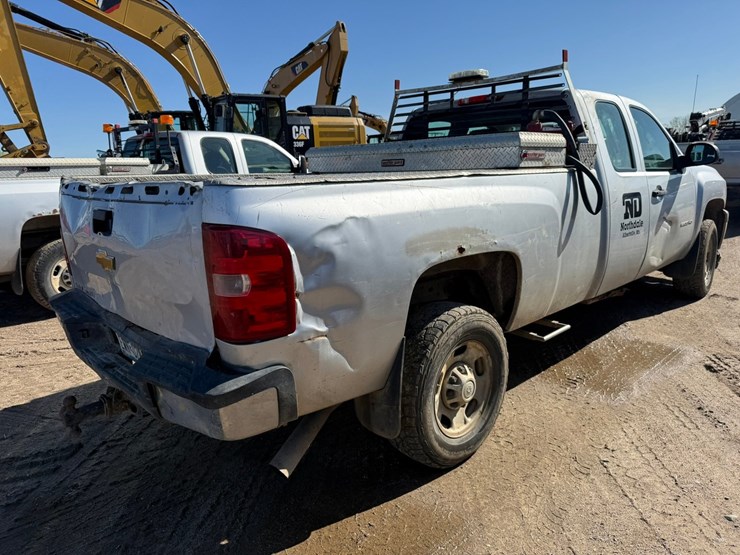 2013-chevrolet-2500-image-5