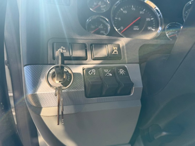 2021-kenworth-t880-image-84
