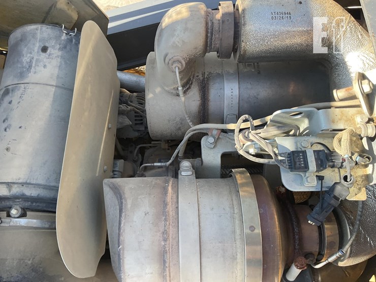 2015-deere-310sl-image-18
