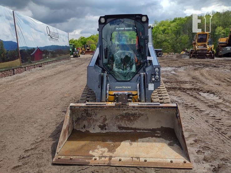 2022-deere-317g-image-2