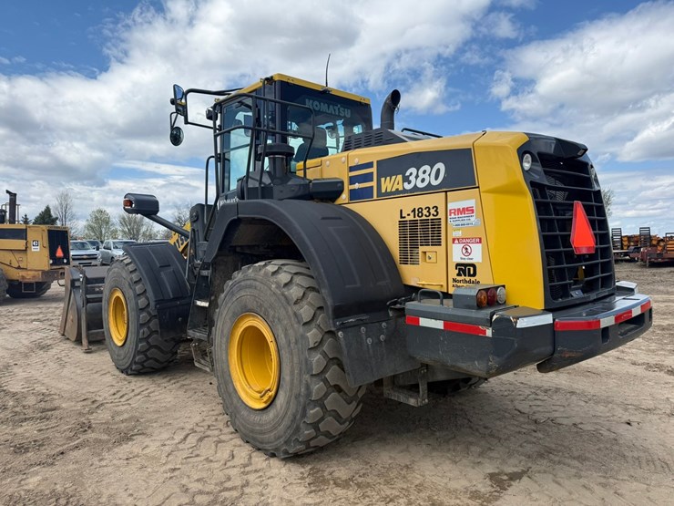 komatsu-wa380-image-3
