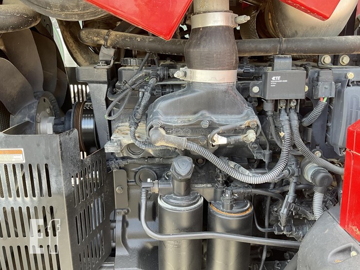 2017-case-ih-farmall-140a-image-15