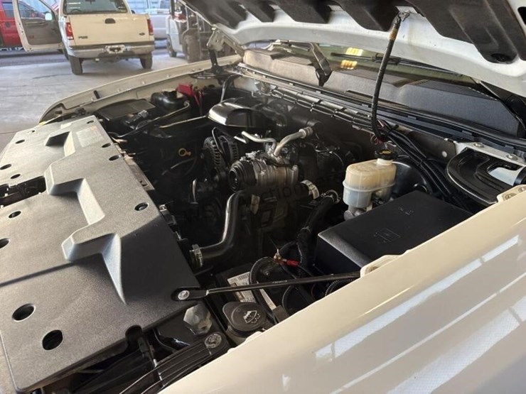 2012-chevrolet-silverado-1500-image-14