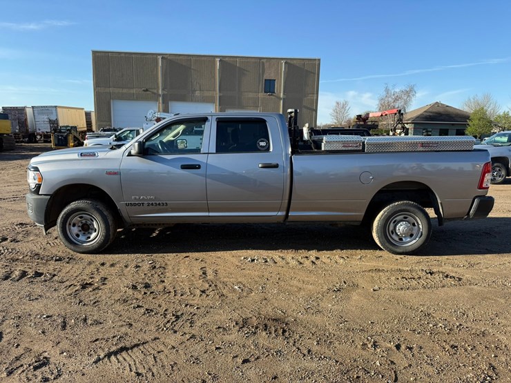 2021-dodge-2500-image-2
