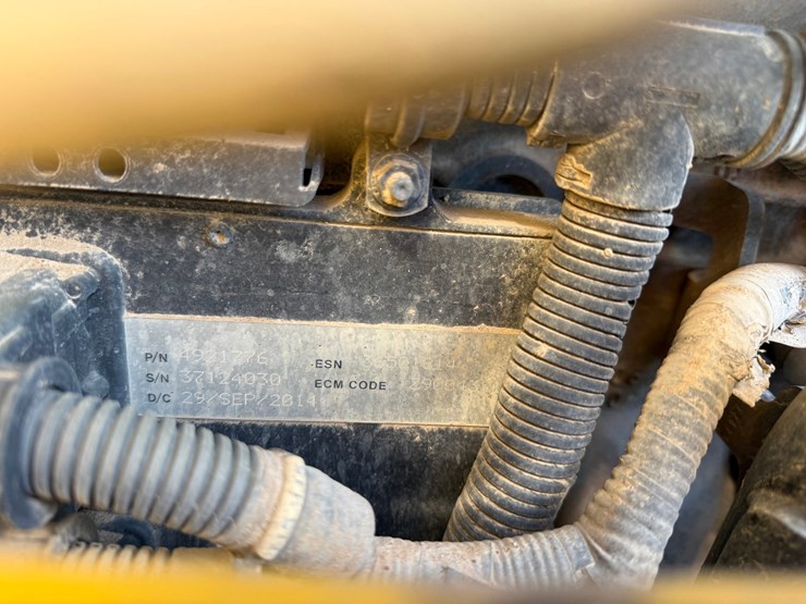 2014-komatsu-d51pxi-image-37