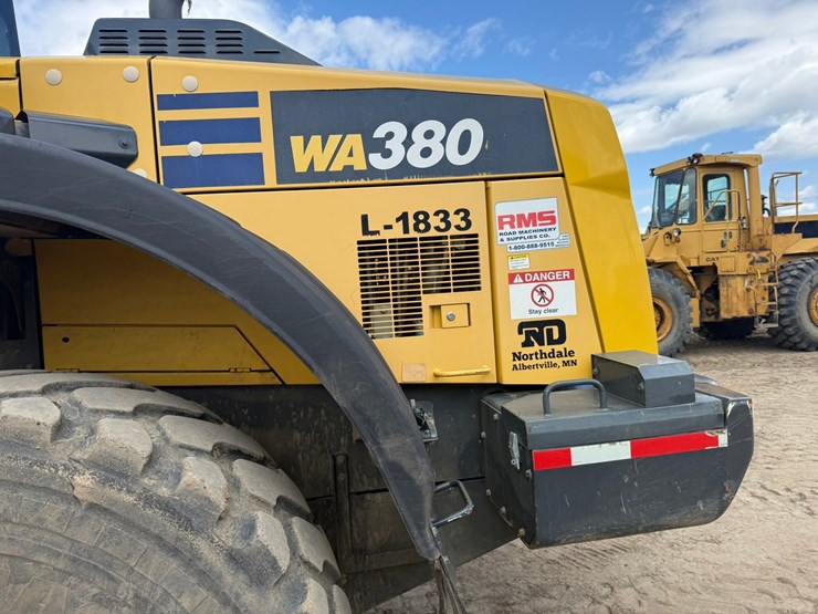 komatsu-wa380-image-49
