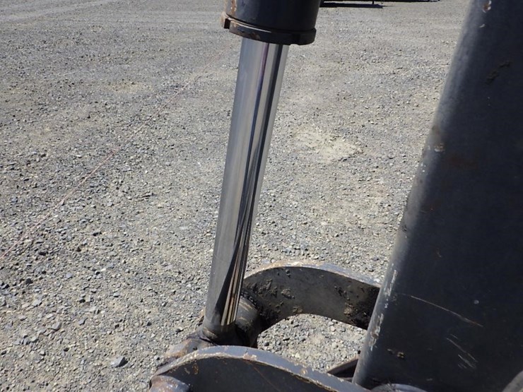 2012-john-deere-60d-image-17