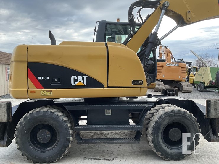 2015-caterpillar-m313d-image-5