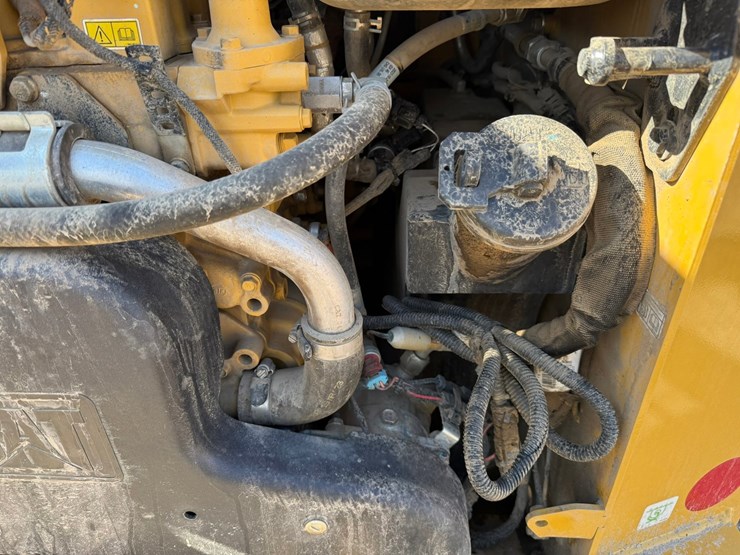 caterpillar-242d3-image-31
