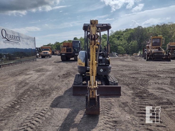2012-new-holland-e27b-image-2